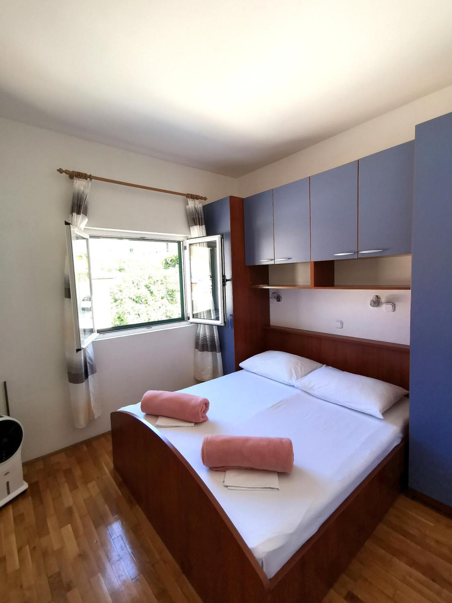 Rudelj * Makarska